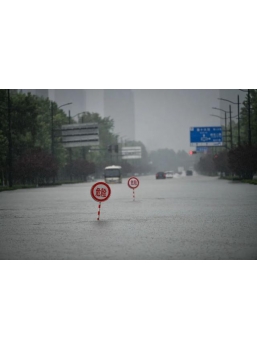 房屋被暴雨沖倒了，國家會賠償嗎？律師回答了