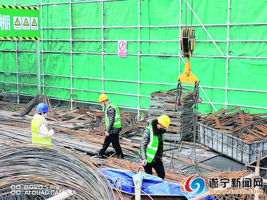 遂寧住建“兩手抓” 幫扶建筑企業快速復工(圖4)